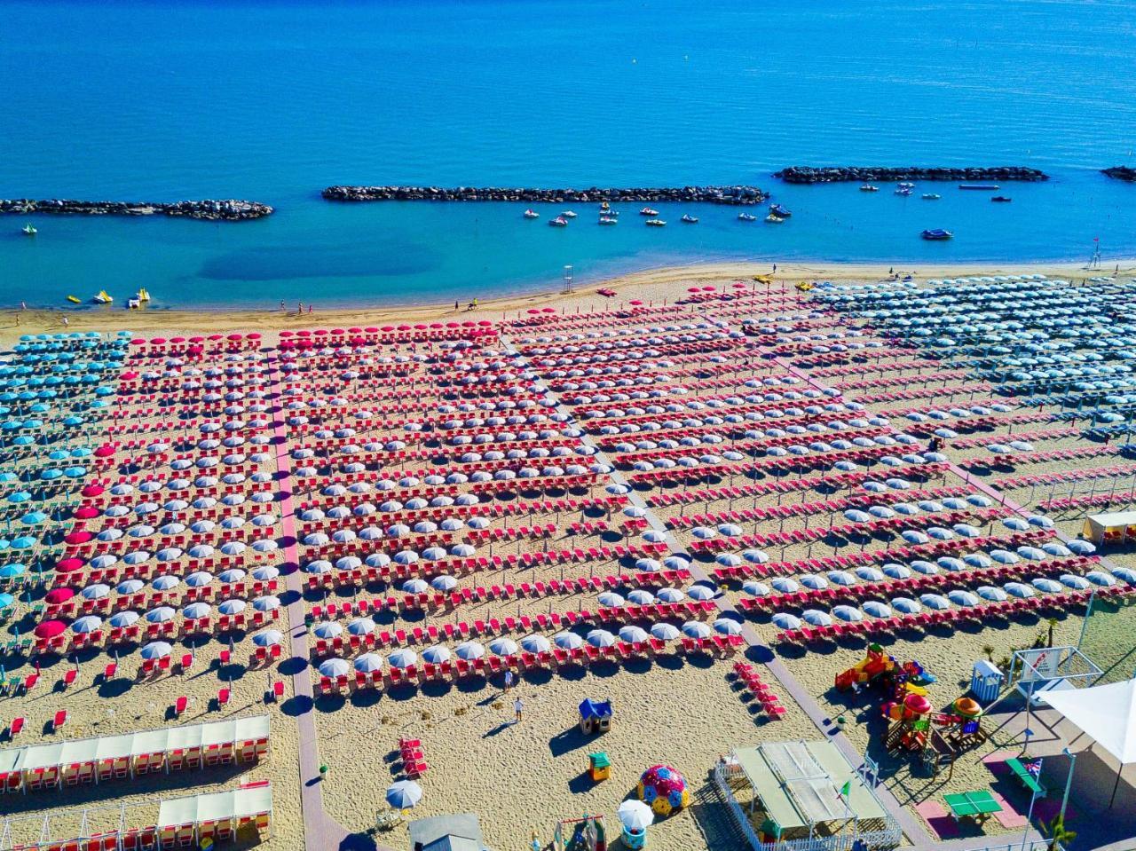 Hotel Miramare Cattolica Exterior photo